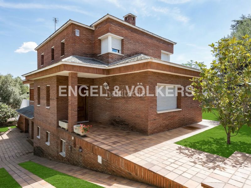 Foto 3bfdbfe9-fbef-405e-877c-edb2fbb700e9. Casa amb calefacció aparcament a Pallejà