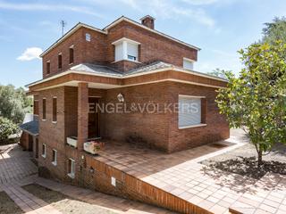Maison à Pallejà. Impecable casa a cuatro vientos en fontpineda