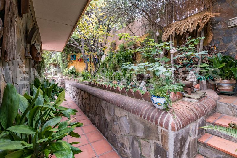 Foto 47b47599-b263-40b9-b96b-5b61b6ba9529. Casa amplia casa en el centro de castellnou en Castellnou-Can Mir-Can Solà Rubí