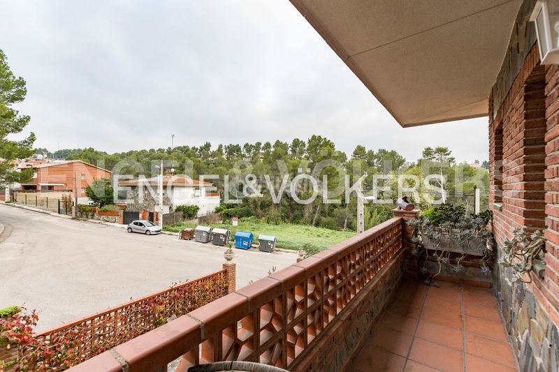 Foto aefe1215-c212-4e2b-bfa6-678e6f04c525. Casa amb calefacció aparcament a Castellnou-Can Mir-Can Solà Rubí