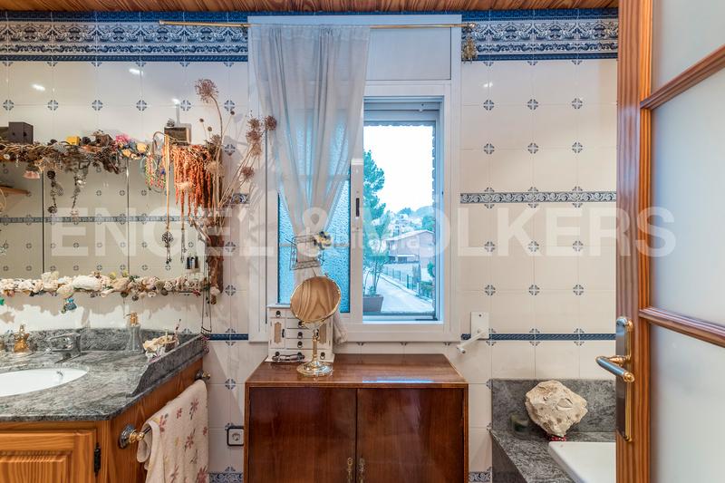 Foto ead68fa3-9520-426a-be25-47e2e3ff79ac. Casa amplia casa en el centro de castellnou en Castellnou-Can Mir-Can Solà Rubí