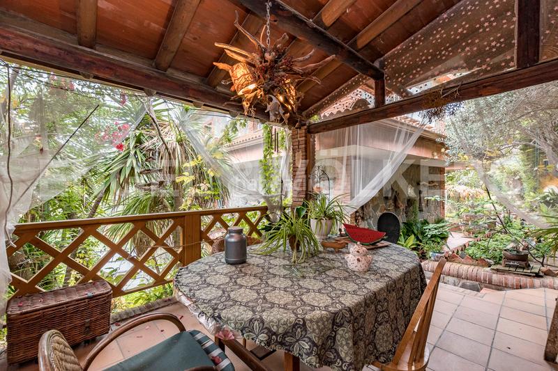 Foto ff7b5bbe-3e4e-4fe6-b9b1-9519ad39a618. Casa amplia casa en el centro de castellnou en Castellnou-Can Mir-Can Solà Rubí