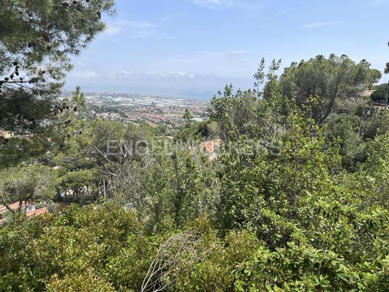 Foto 3f494e2a-0e8d-4b5f-a112-83b292d998bf. Terreny residencial a Premià de Dalt