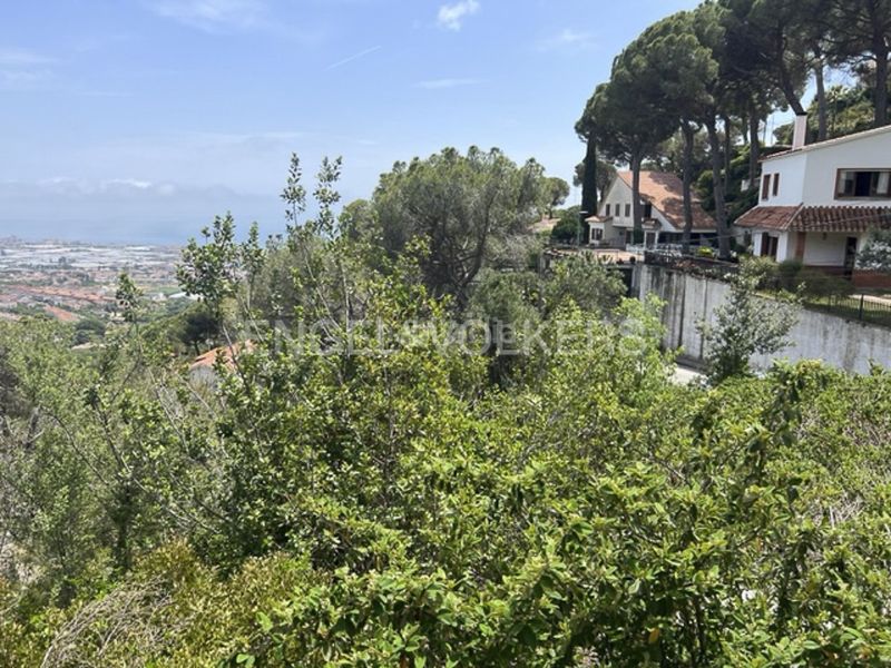 Foto 78a47165-6f25-4f45-9a77-dd8375ad7390. Terreny residencial a Premià de Dalt