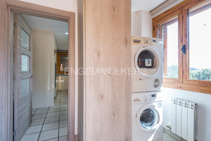 Foto 09c9aa63-a5b7-45fb-b7d1-7a35318d4255. Casa con riscaldamento parcheggio piscina in Eixample - Can Bogunyà Castellar del Vallès