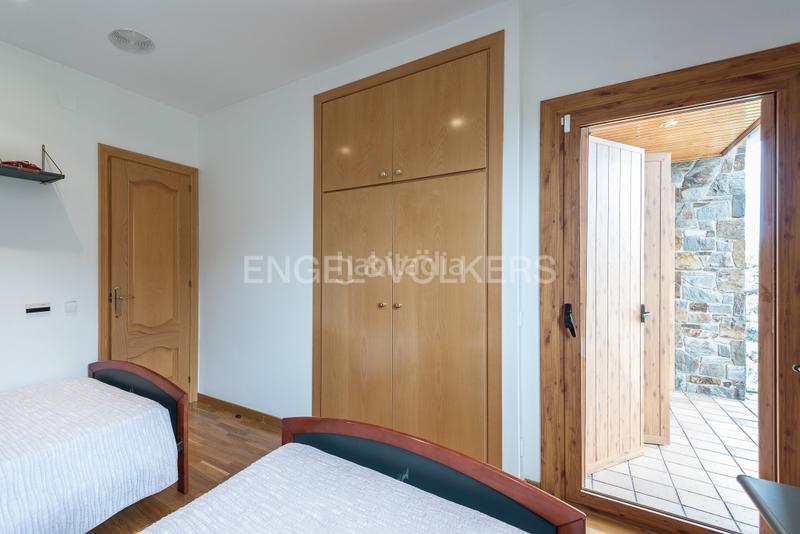 Foto 61cdd212-81e3-4a58-8131-542d0852d7ca. Casa con riscaldamento parcheggio piscina in Eixample - Can Bogunyà Castellar del Vallès
