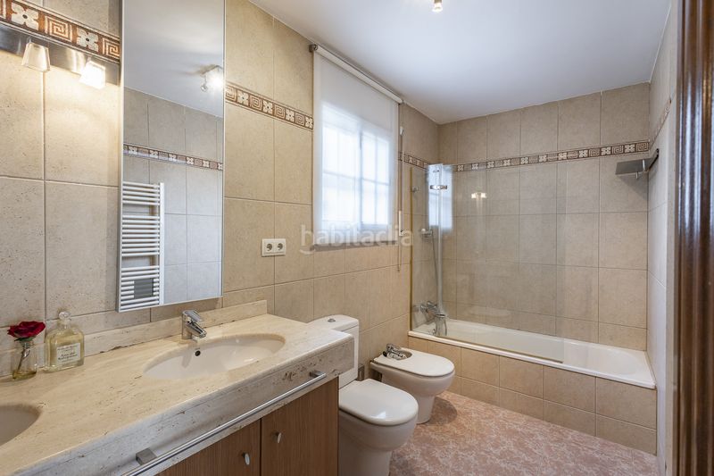 Foto 1ea557b8-68fb-4d7d-b187-1392143da075. Casa amb calefacció aparcament piscina a Cervelló