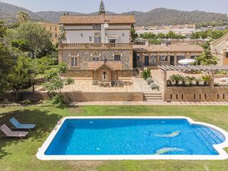 Maison à Premià de Dalt. Espectacular villa del 1900 completamente restaurada