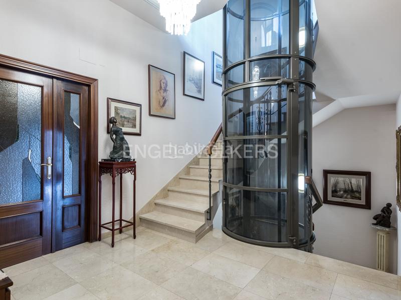 Foto 0109fac6-f490-445a-a00d-46610070e3fa. Casa amb calefacció aparcament piscina a Centre Sabadell