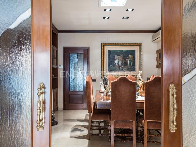 Foto 06fa37bb-e4b7-4b54-8844-699a7a706b38. Casa amb calefacció aparcament piscina a Centre Sabadell