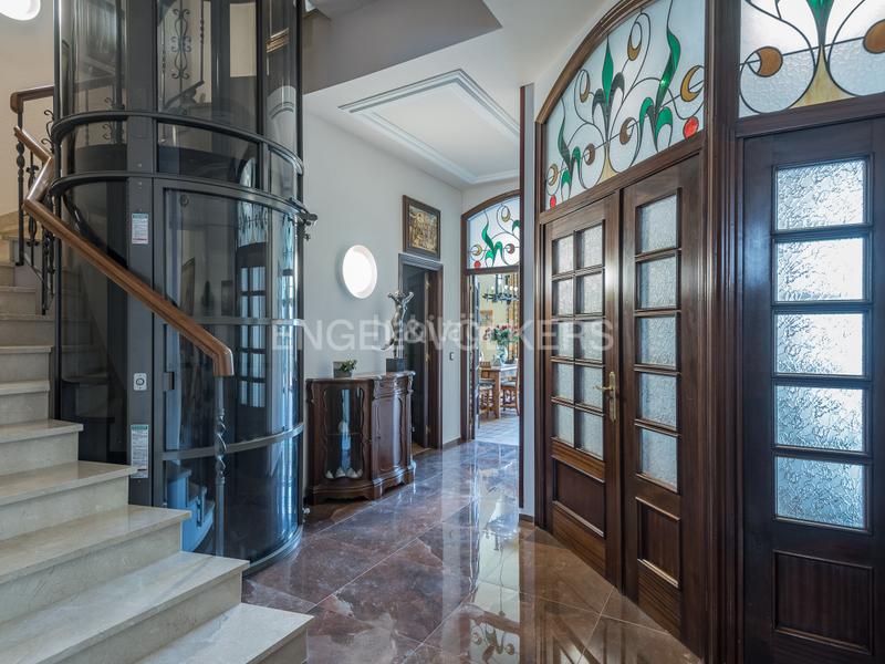 Foto 07dbbe6a-81b8-437b-afa6-a2c8aa84c6e1. Casa amb calefacció aparcament piscina a Centre Sabadell