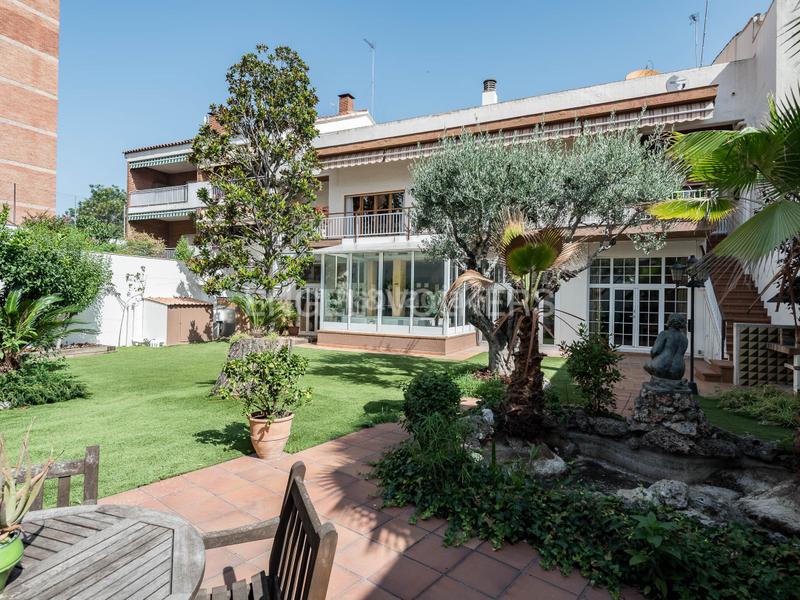 Foto 13188a0e-8196-454d-9bd8-4ed82aec98c6. Casa amb calefacció aparcament piscina a Centre Sabadell