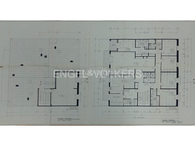 Foto 26075c17-5d0f-4ee2-9f76-f3e2a073f929. Casa amb calefacció aparcament piscina a Centre Sabadell