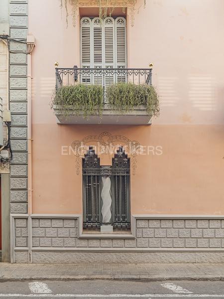 Foto 5df97109-9535-47dd-a80a-e90189c986dd. Casa amb calefacció aparcament piscina a Centre Sabadell