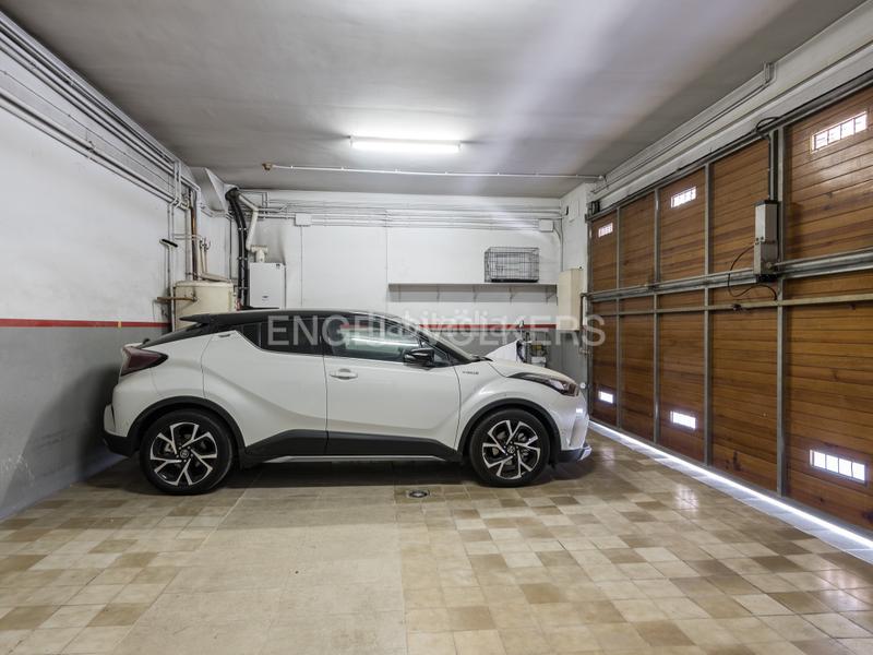 Foto 65b03ee6-77ee-4061-8cd7-b7bc4db58a9e. Casa amb calefacció aparcament piscina a Centre Sabadell