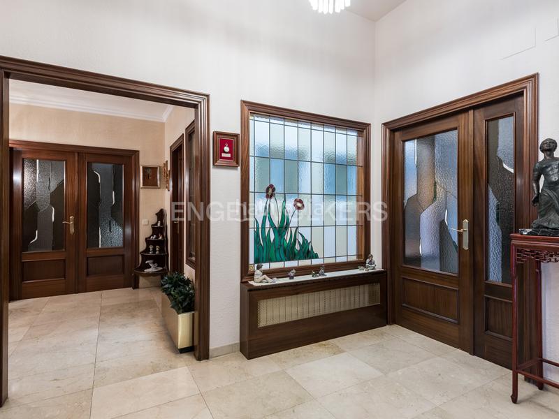 Foto 830b4af2-4fcf-4e96-8c1f-05de60c1f92f. Casa amb calefacció aparcament piscina a Centre Sabadell