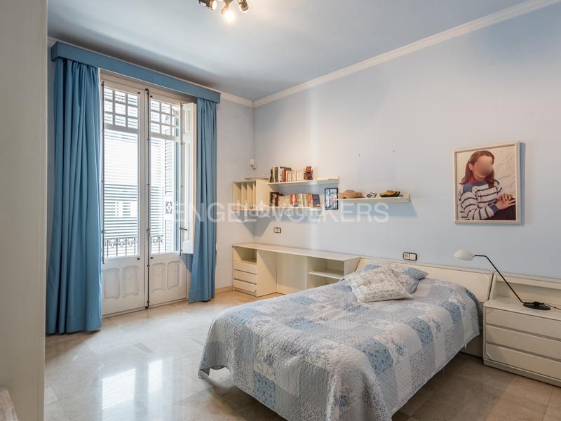 Foto 92549798-a265-4bd0-a791-3f2ccabbaf5e. Casa amb calefacció aparcament piscina a Centre Sabadell