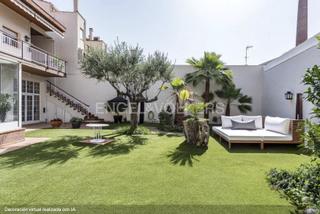 Casa a Centre. Casa modernista con piscina climatizada