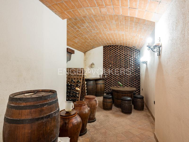 Foto c71ad465-7cf3-42eb-9a5f-b24ebd8ee8df. Casa amb calefacció aparcament piscina a Centre Sabadell