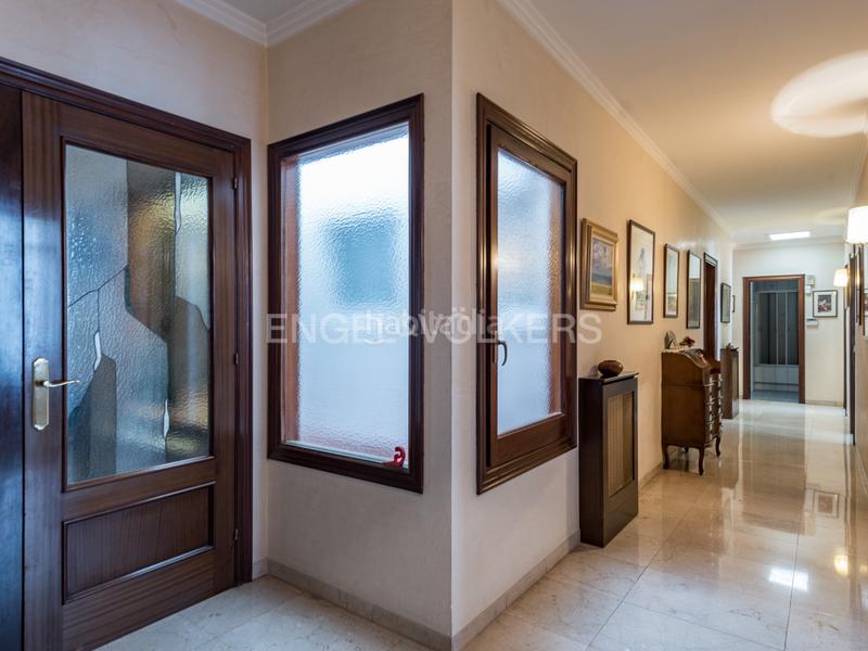 Foto cddbef0d-095c-481a-bc17-650d2f77e7a1. Casa amb calefacció aparcament piscina a Centre Sabadell