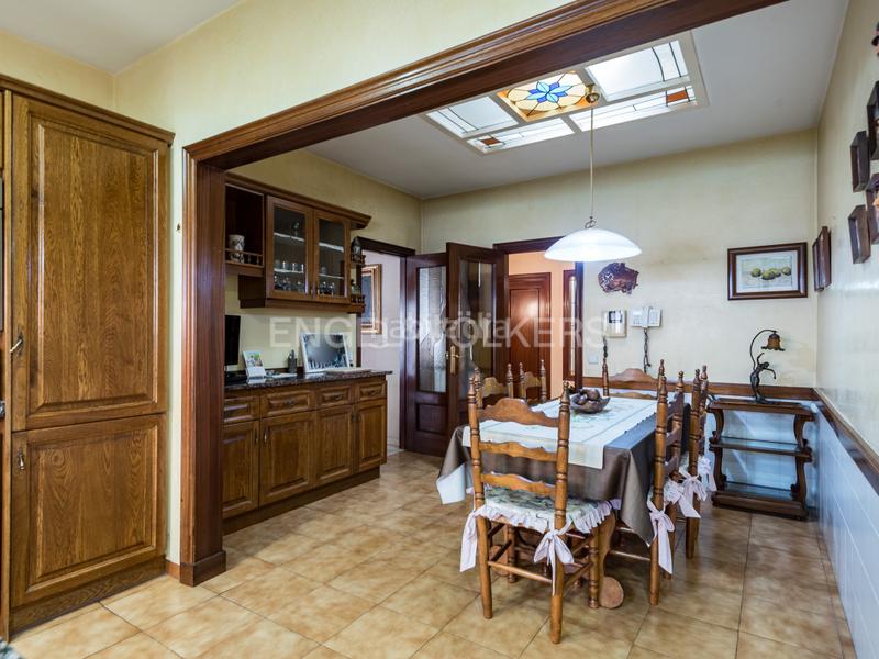 Foto fd40cb0a-9df4-47d9-8e4e-d652b4a8737c. Casa amb calefacció aparcament piscina a Centre Sabadell