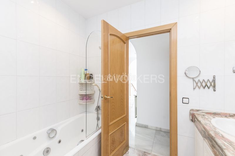 Foto 41294e65-5992-45ee-8e70-d42baac31cdb. Casa amb calefacció aparcament piscina a Centre-Nucli Antic Premià de Mar