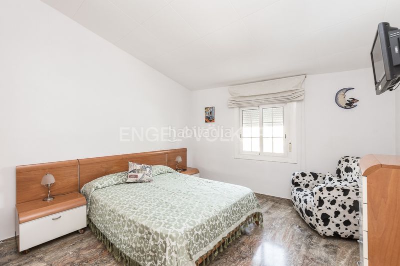 Foto 484dd609-0e44-4234-9344-1a5b2e43f449. Casa amb calefacció aparcament piscina a Centre-Nucli Antic Premià de Mar