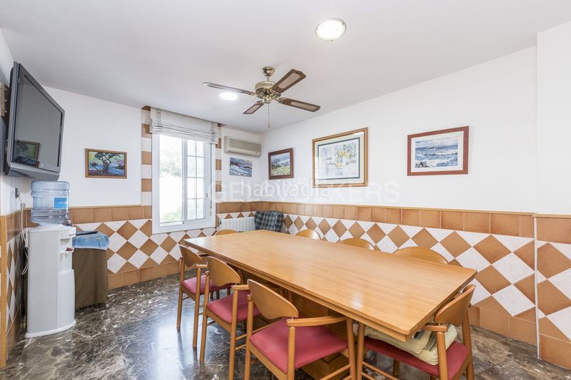 Foto a8ff5008-f120-4cd5-81a3-0c29499f9efb. Casa amb calefacció aparcament piscina a Centre-Nucli Antic Premià de Mar