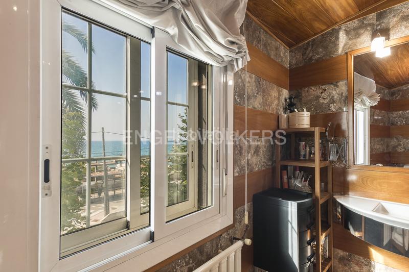 Foto c66cee81-d60f-4e59-a8ac-139810e988e5. House with heating pool in Centre-Nucli Antic Premià de Mar