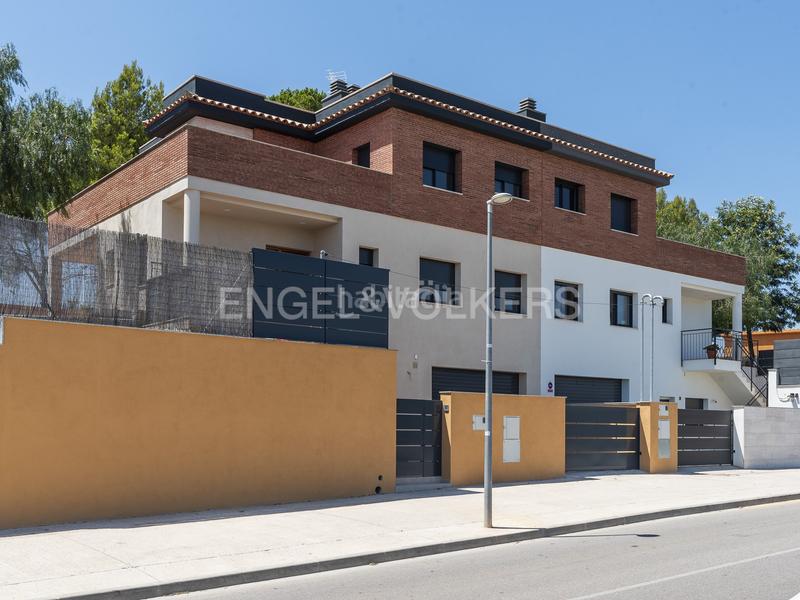 Foto d10f9cc0-9bff-48c5-84cd-b89e5fa407b3. Casa espectacular chalet en Sant Muç en Sant Muç Rubí