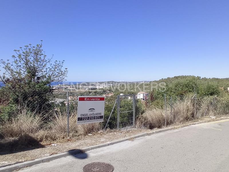 Foto 4d450cd9-c69e-4789-95dd-d2c03d238d57. Terreno residencial gran parcela con vistas al mar y la ciudad en Sitges