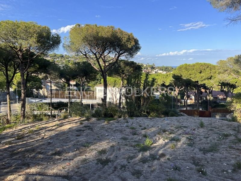 Foto 3c15fea5-9ff2-42c4-84ce-7d8e2af5718b. Terreny residencial a Premià de Dalt