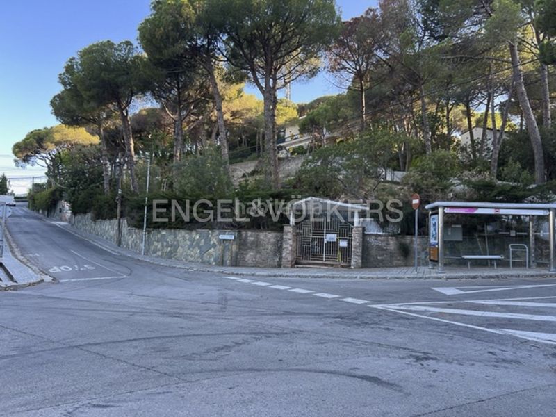 Foto cc8010ba-e22d-4ee6-bef7-928d1563e5ac. Terreny residencial a Premià de Dalt