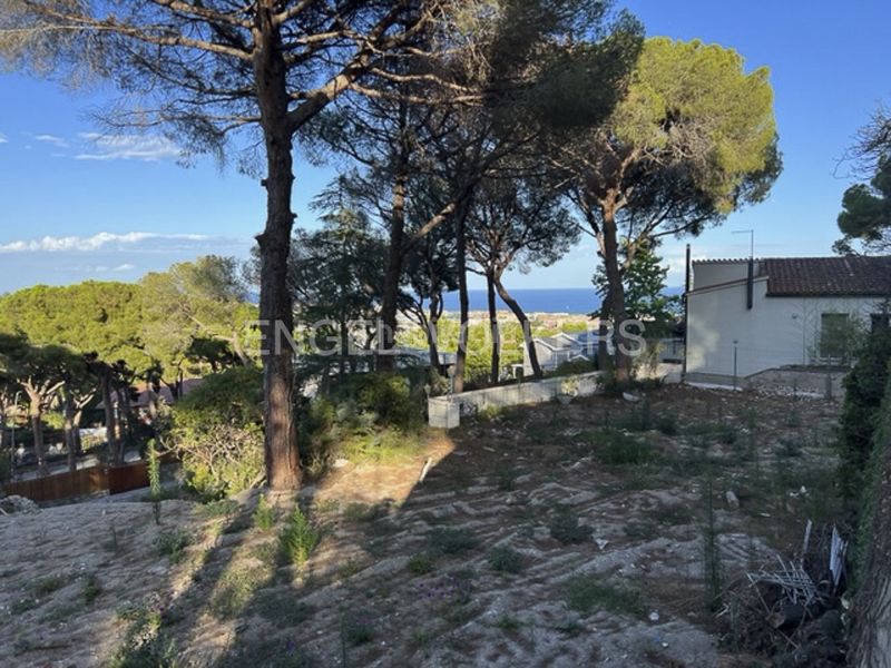 Foto e28d9426-a9ac-44f6-a749-b5f5b23a0d2e. Terreny residencial a Premià de Dalt
