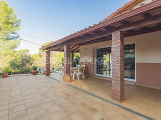 House in Piera. Magnífica propiedad en una planta