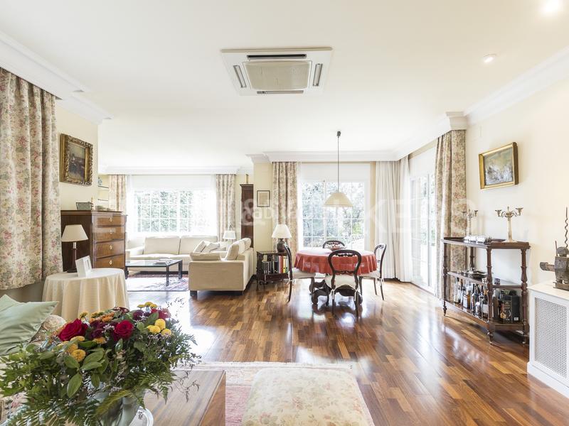 Foto 38af9012-55c4-4d65-a683-926b4854125f. Casa amb calefacció aparcament a Centre Sant Just Desvern