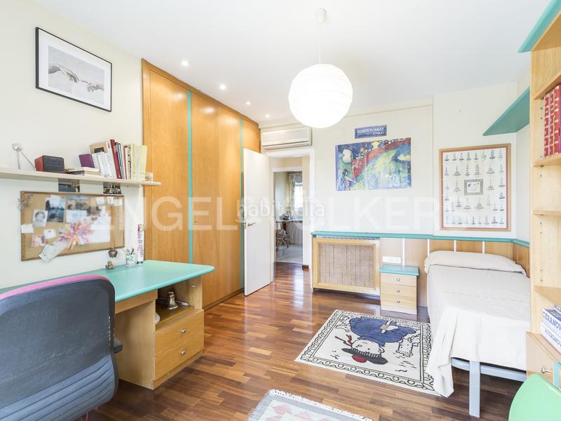 Foto 3dee7e4f-63ff-464a-a9a3-8a563a26efeb. Casa amb calefacció aparcament a Centre Sant Just Desvern