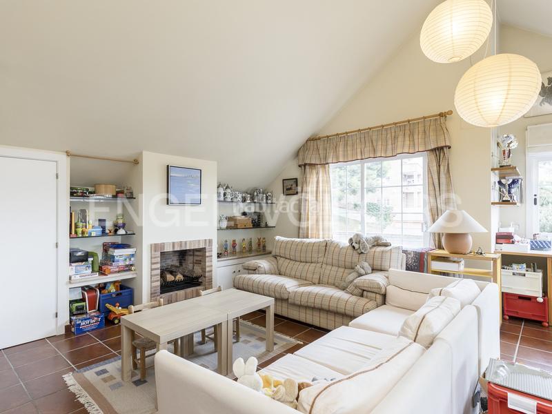 Foto 6ced672c-647e-4065-b4ae-bafc9484d40f. Casa amb calefacció aparcament a Centre Sant Just Desvern