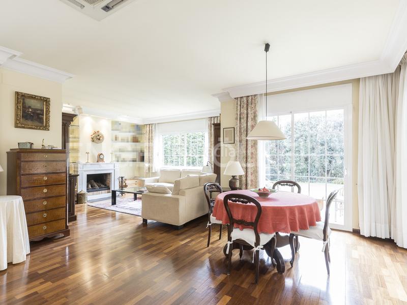 Foto 6edc4cdc-a3e4-4ffa-a378-d9e812d2e1c3. Casa amb calefacció aparcament a Centre Sant Just Desvern