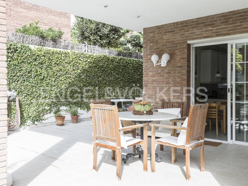 Foto 78931e9e-7536-494e-ad99-027e1a086916. Casa amb calefacció aparcament a Centre Sant Just Desvern