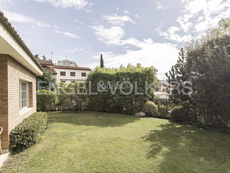 Foto 8626f642-f7bc-4cb6-a0d8-c0f8c652a59d. Casa amb calefacció aparcament a Centre Sant Just Desvern