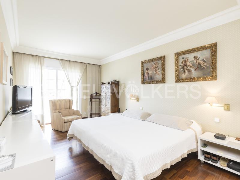 Foto 945d0e6a-7324-4dc3-9e6d-5c37fb87aa44. Casa amb calefacció aparcament a Centre Sant Just Desvern