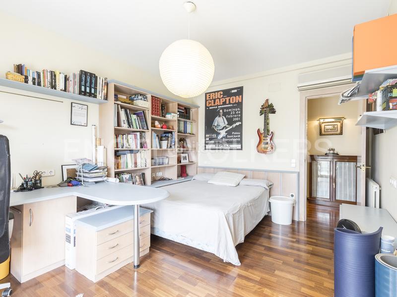 Foto ac90da2a-116c-42f6-a04f-8efaf1be5b26. Casa amb calefacció aparcament a Centre Sant Just Desvern