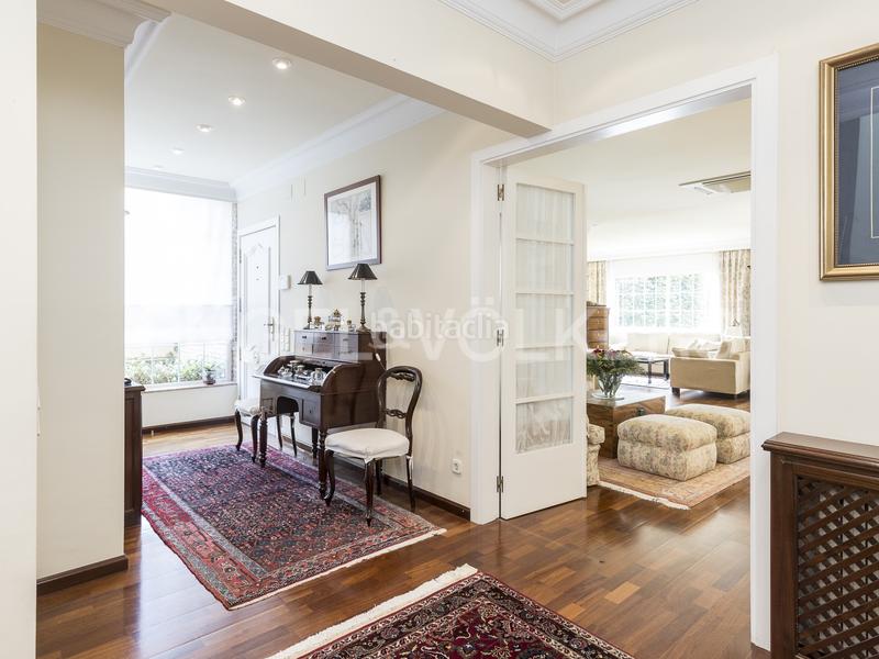 Foto e53d25ad-490e-4cf0-8b9f-99234d63d6ab. Casa amb calefacció aparcament a Centre Sant Just Desvern