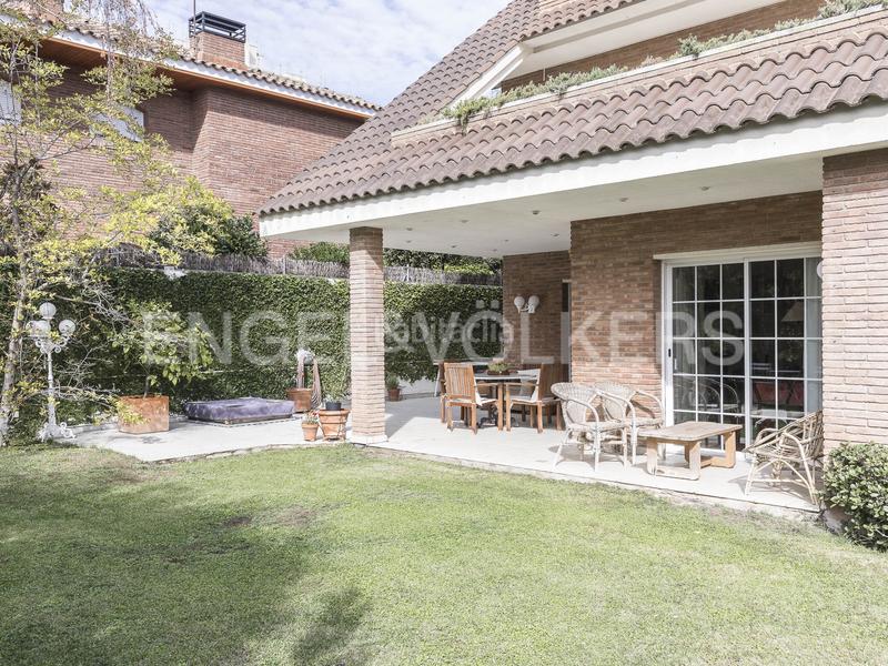 Foto ea53d81b-e369-4e1f-83a8-a24df740986b. Casa amb calefacció aparcament a Centre Sant Just Desvern