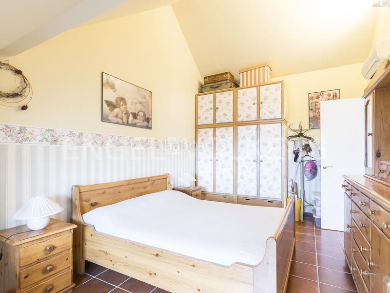 Foto f22a8e5a-8b52-4b57-ae1c-0ded6c193d2e. Casa amb calefacció aparcament a Centre Sant Just Desvern