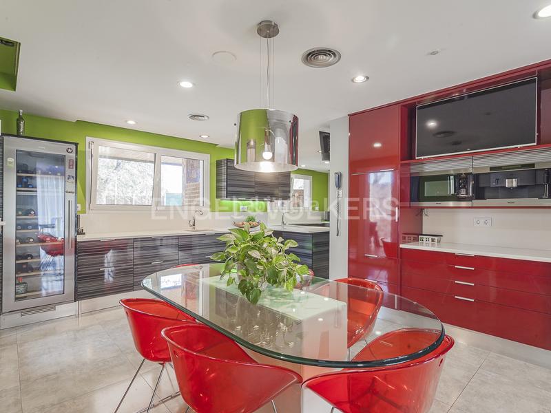 Foto 0a35d58b-0df8-47bc-a4e3-65aa5306570d. Reihenhaus mit heizung parking pool in Centre-Cordelles Cerdanyola del Vallès