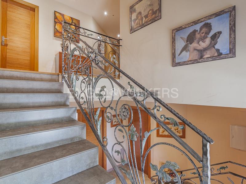 Foto 17fa882c-4560-40fa-812e-2c73246dc158. Reihenhaus mit heizung parking pool in Centre-Cordelles Cerdanyola del Vallès