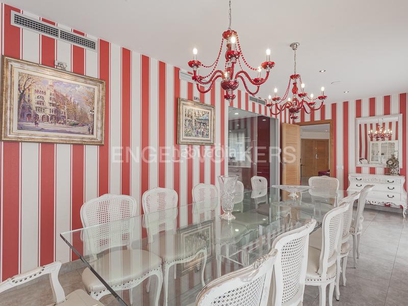 Foto 2624cd6d-cb89-44e4-a07c-250e90f1a8af. Reihenhaus mit heizung parking pool in Centre-Cordelles Cerdanyola del Vallès