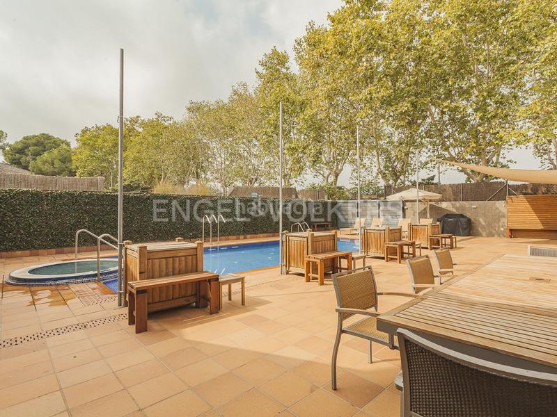 Foto 5fb10a7c-18d3-45ab-94fd-753a14e3fafc. Reihenhaus mit heizung parking pool in Centre-Cordelles Cerdanyola del Vallès